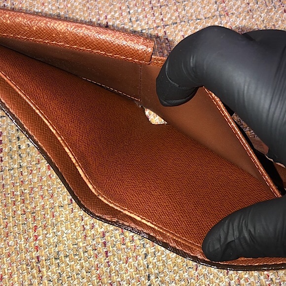 LOUIS VUITTON LV Monogramed Bifold Wallet CA0092 COMES WITH: LV Dust Bag - Picture 7 of 17